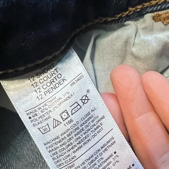 Old Navy midrise, rockstar, distressed, dark wash 12 short women’s jeans - Picture 4 of 4